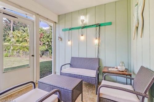 709 93 Ave, Naples FL 34108-2440 exterior