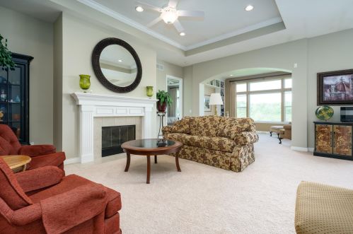 8690 Oakland Hl Cir, Kalamazoo MI 49024-5298 exterior