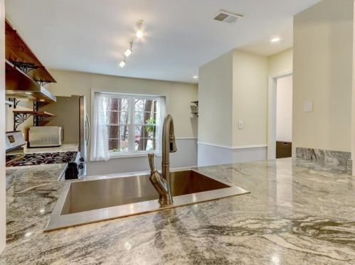 1373 Xing Dr, Atlanta GA 30329-3571 exterior