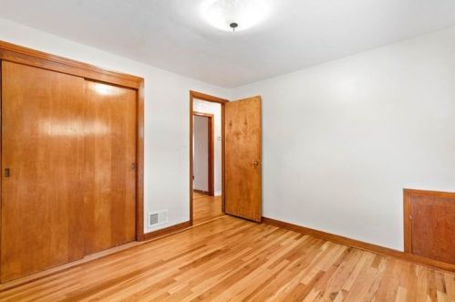 5034 Leona Dr, Pittsburgh PA 15227-3622 exterior