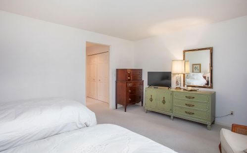 3461 Charlevoix Dr, Grand Rapids MI 49546-7061 exterior