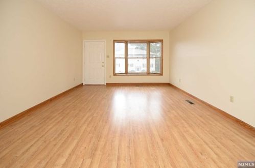 36 Pasadena Pl, Paterson NJ 07506-3329 exterior