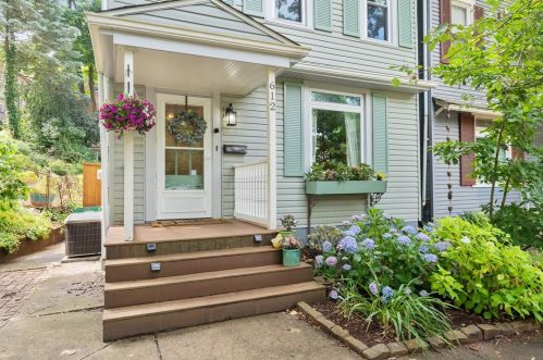 612 Lamar Ave, Pittsburgh, PA 15221-3327