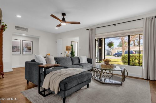 6704 11th St, Phoenix AZ  85014-1028 exterior