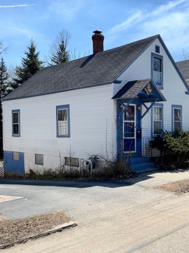 71 Spring St, Concord, NH 03301-2416