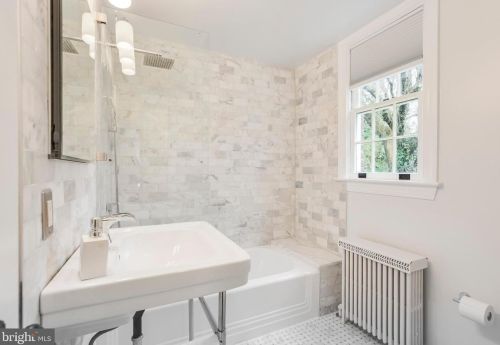 301 Glendale Ave, Alexandria VA 22301-2407 exterior