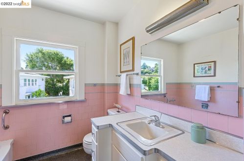 15 Eton Ct, Berkeley CA 94705-2715 exterior