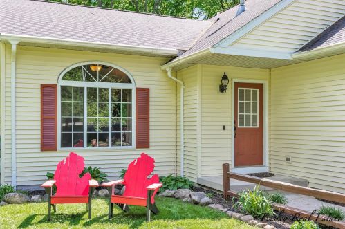 3040 Root Ct, Cedar Springs MI 49319-8153 exterior