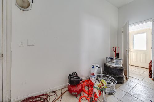 7448 Kenwood Ave, Chicago IL 60619-1427 exterior