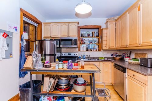 3352 Avers Ave, Chicago IL  60618-5257 exterior