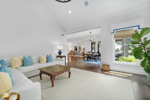 11428 Clayton Rd, Saint Louis MO 63131-2502 exterior