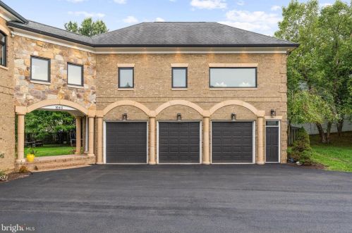 1645 Kirby Rd, Mc Lean VA  22101-3240 exterior