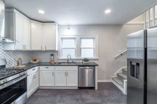 335 Montana St, Milwaukee WI 53219-3076 exterior