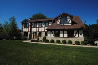 4069 96th St, Milwaukee, WI 53228-2168