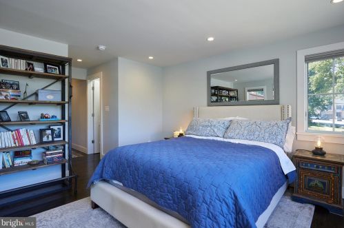 6825 Old Chesterbrook Rd, Mc Lean VA 22101-4408 exterior