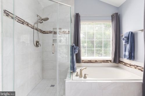 6378 Alderman Dr, Alexandria VA 22315-3731 exterior