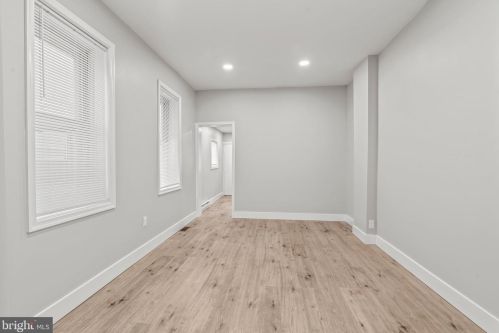 4039 6 St, Philadelphia PA 19140-2502 exterior