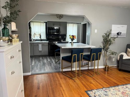 814 Thatcher Ave, Saint Louis, MO 63135-1731