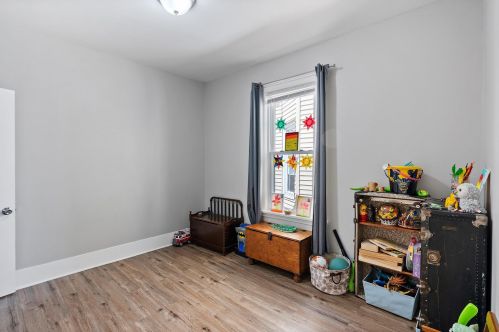 3232 Booth St, Milwaukee WI  53212-2136 exterior