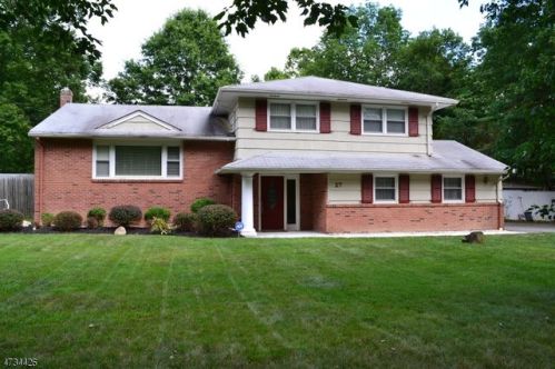 27 Mitchell Rd, Parsippany, NJ 07054-4358