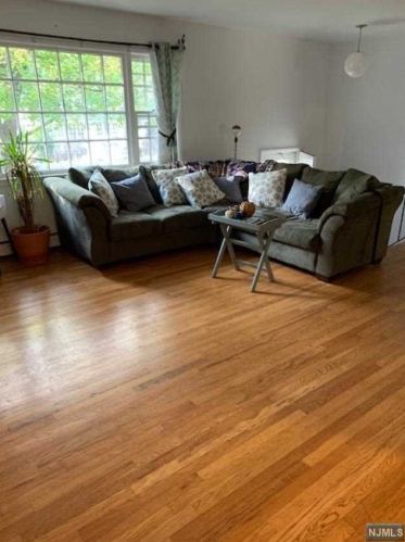 694 Ramapo Valley Rd, Oakland NJ  07436-3003 exterior