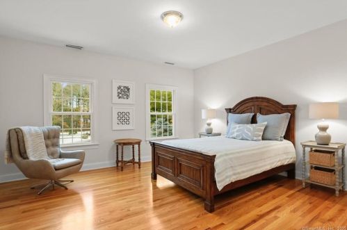 31 New Canaan Rd, Wilton CT 06897-3311 exterior