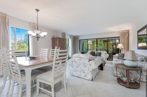 4587 Kittiwake Ct, Boynton Beach FL 33436-5270 exterior