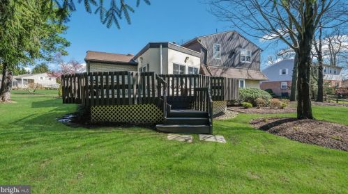 868 Broadmoor Rd, Huntingdon Valley PA 19006-2803 exterior