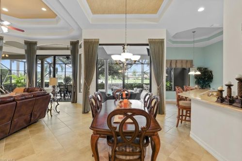 7733 Classics Dr, Naples FL 34113-3043 exterior