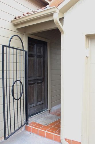 608 Fiesta Cir, Irving TX  75063-6614 exterior