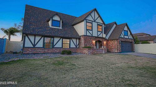 902 Claremont St, Phoenix AZ  85013-1360 exterior