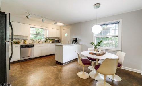 14 Lewis Dr, Maplewood NJ 07040-1005 exterior