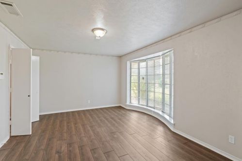 2516 Club Terrace Dr, Dallas TX  75237-2708 exterior