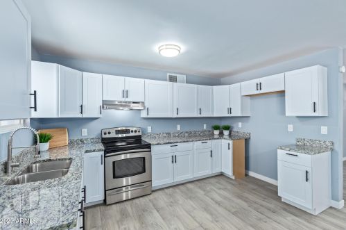 2925 42nd Ave, Phoenix AZ  85019-4323 exterior