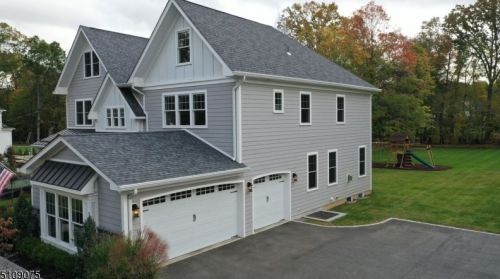 70 Cathedral Ave, Florham Park NJ 07932-2521 exterior