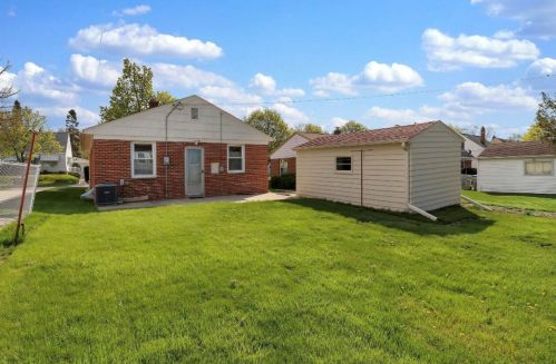 4803 Fillmore Dr, Milwaukee WI 53219-2365 exterior