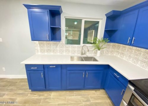 7015 Camelback Rd, Phoenix AZ  85033-1535 exterior