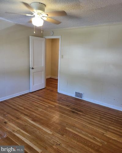 120 Spg Vly Rd, Darby PA exterior