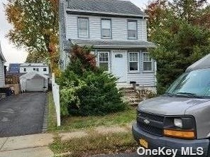 22 Derby St, Valley Stream, NY 11581-1118