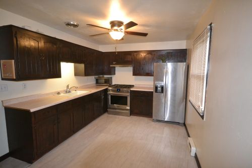 6857 44th St, Milwaukee, WI 53223-5301