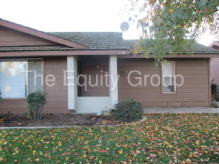 1587 Cross Ave, Tulare CA  93274-2532 exterior