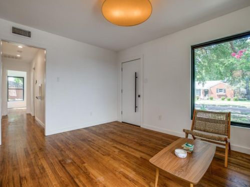 570 Hambrick Rd, Dallas TX  75218-1745 exterior