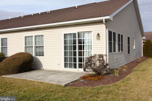 415 Parkview Ln, Hanover, PA 17331-1457