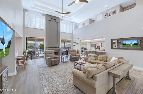 2347 Cinnabar Ave, Phoenix AZ  85028-3633 exterior