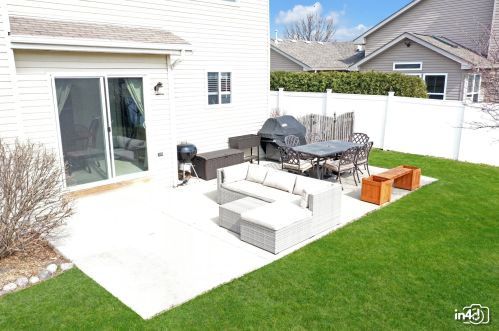 605 Crystal Dr, Joliet IL 60404-6094 exterior