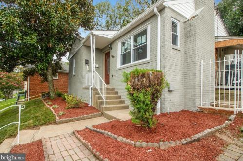 3049 P St, Washington, DC 20020-3626