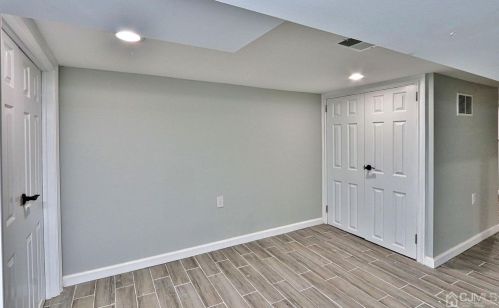 34 Enfield Ave, Montclair NJ 07042-3118 exterior