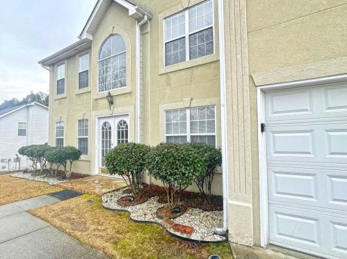 1623 Rogers Crossing Dr, Lithonia GA  30058-7011 exterior