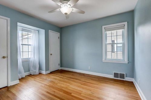 936 Currie Pl, Milwaukee WI 53213-3006 exterior