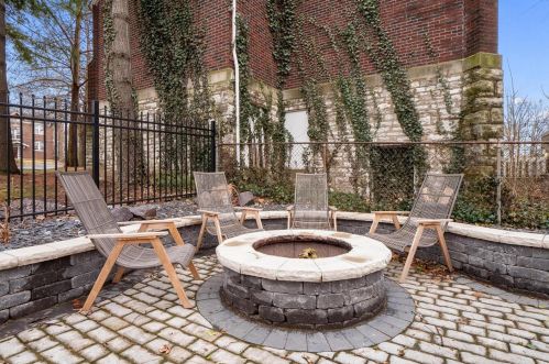 1507 Mccausland Ave, Saint Louis MO 63117-1938 exterior